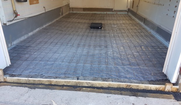 Pyrite Removal - Vapor barrier and wire mesh for the new slab